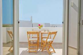 Beach Walking Distance Spacious apartment with Balcony - Esencia Naxian Suites